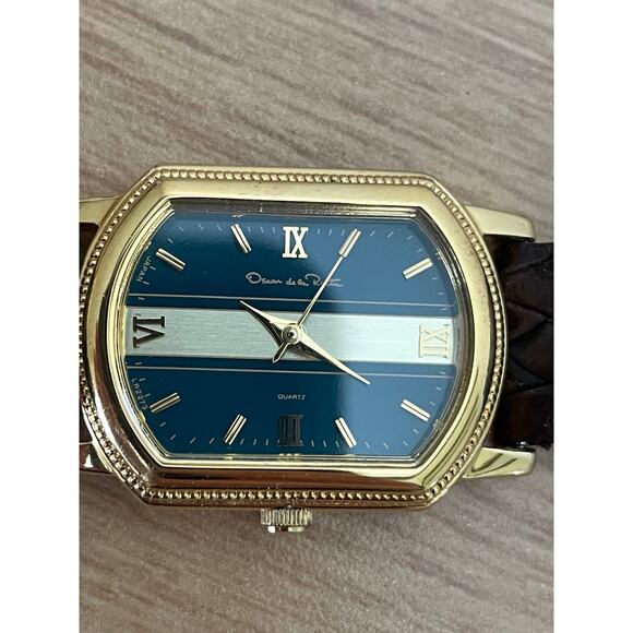 Vintage Oscar de la Renta Watch Leather Strap with Green and Gold Enamel Dial - Picture 3 of 5